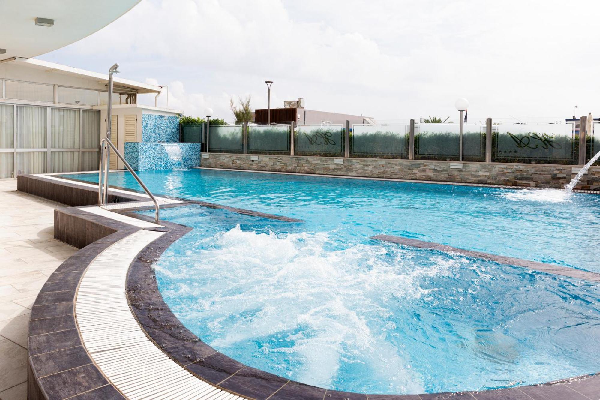 Hotel Acapulco Milano Marittima Esterno foto